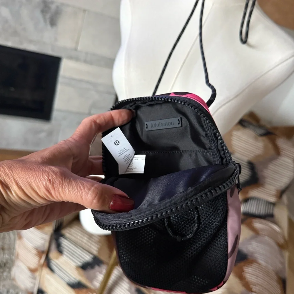 RARE Lululemon Take it On Camo Crossbody Pouch